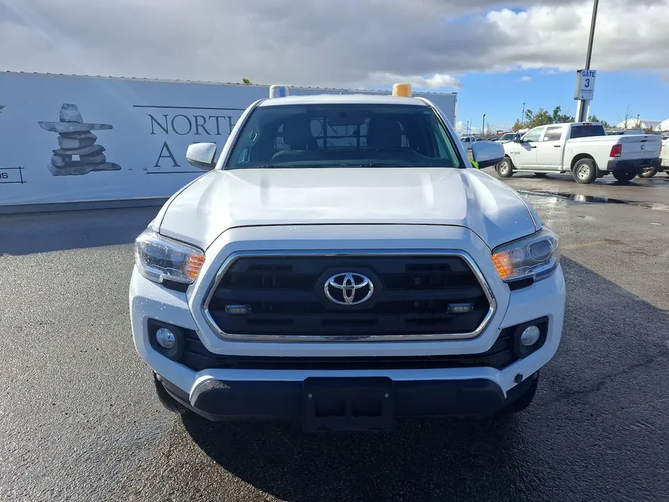 Toyota Tacoma 2016 photo 2