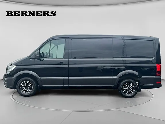 Volkswagen Crafter 35 2023 photo 2