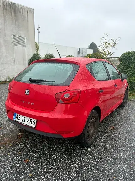 Seat Ibiza 2015 photo 2