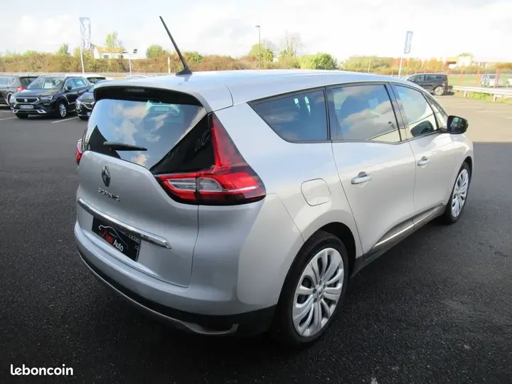 Renault Grand Scenic 2023 photo 4