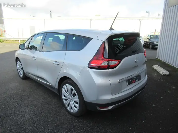 Renault Grand Scenic 2023 photo 3