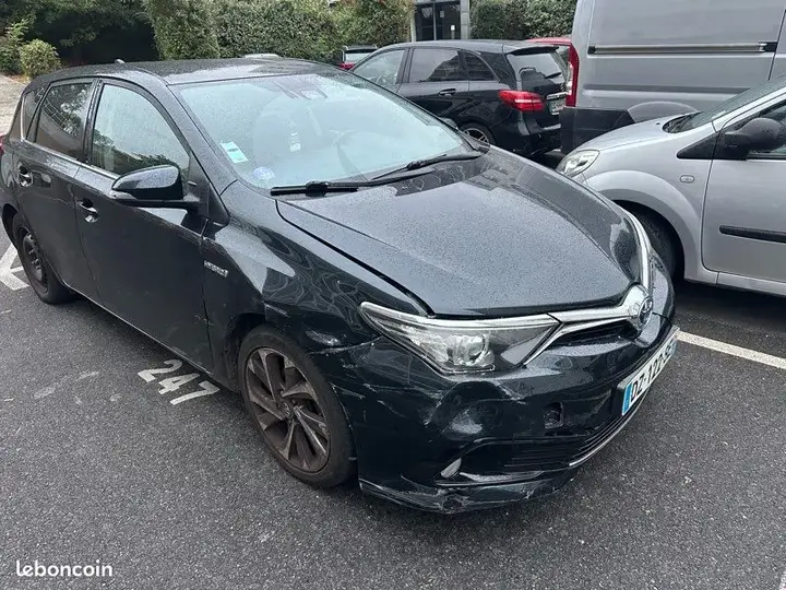 Toyota Auris 2016 photo 2