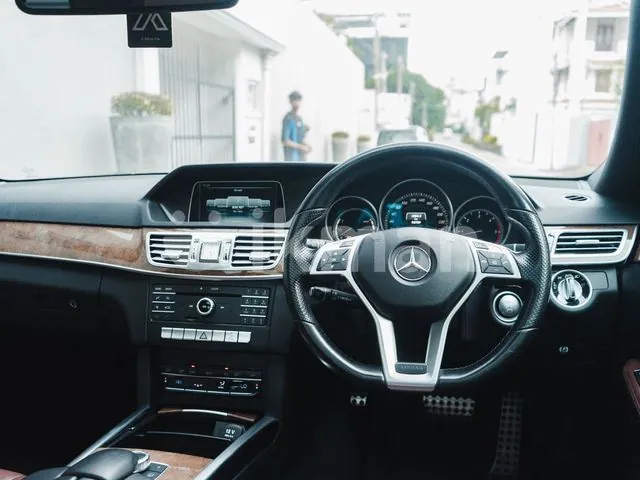 Mercedes-Benz E300 2015 photo 4