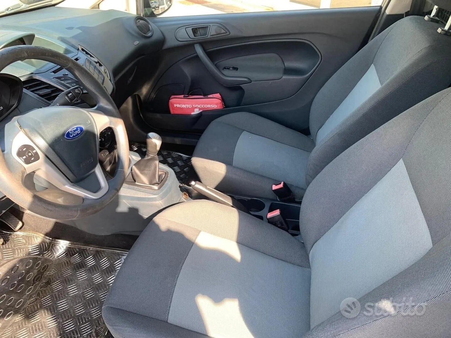 Ford Fiesta 2012 photo 5