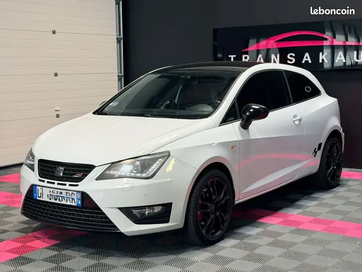 Seat Ibiza 2014 photo 2
