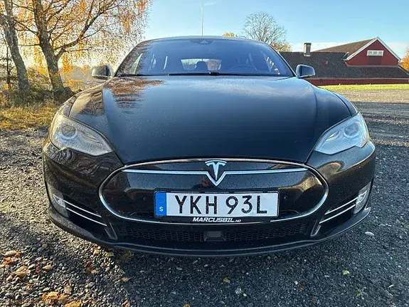 Tesla Model S 2015 photo 2