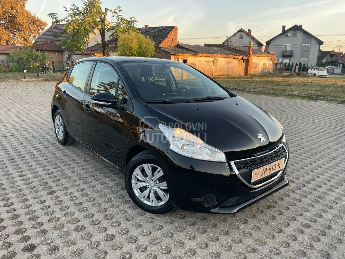 Peugeot 208 2014 photo 2