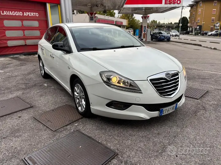 Lancia Delta 2014 photo 2