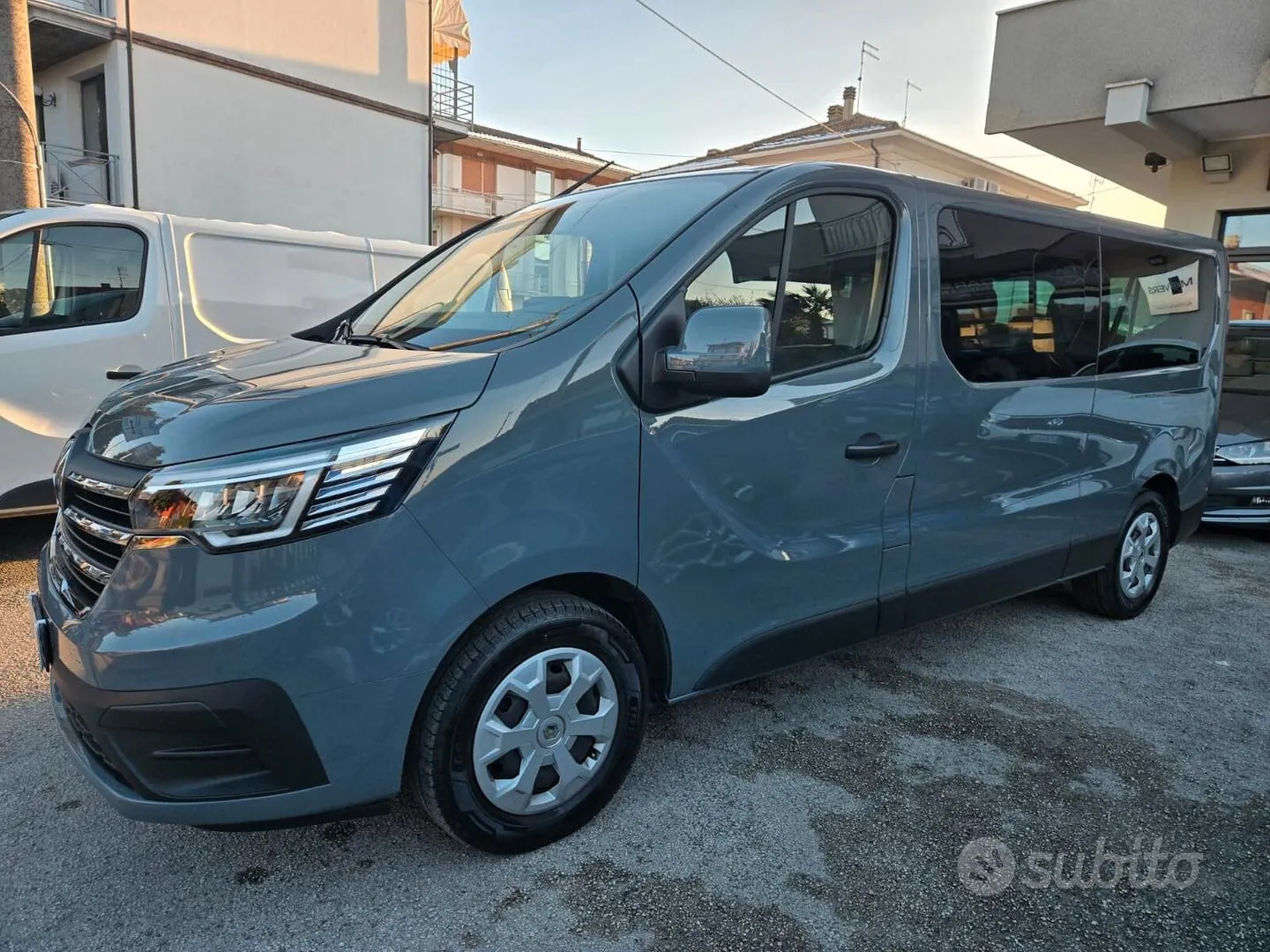 Renault Trafic 2023 photo 3