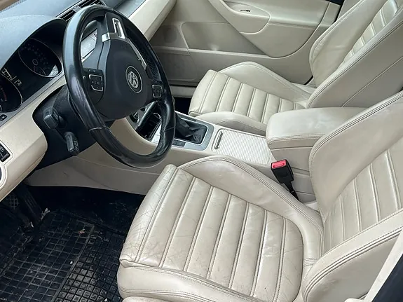 Volkswagen Passat 2010 photo 3