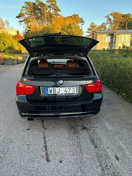 BMW 320I 2009 photo 4
