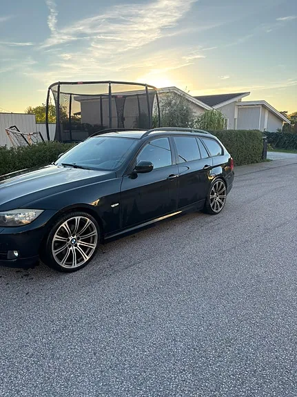 BMW 320I 2009 photo 2