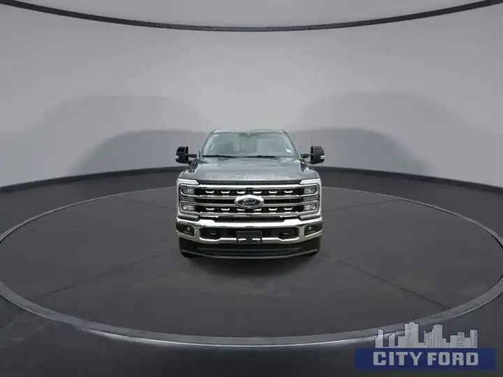 Ford F-350 Super Duty 2026 photo 3