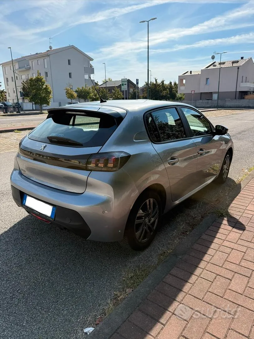 Peugeot 208 2022 photo 4