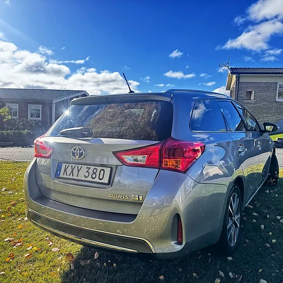 Toyota Auris 2015 photo 3