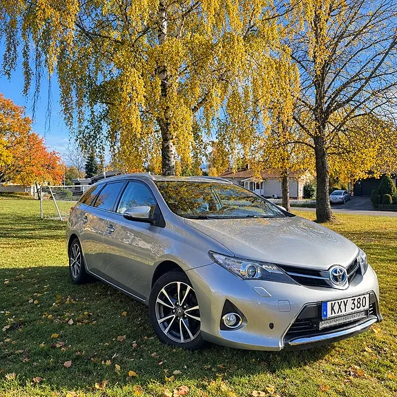 Toyota Auris 2015 photo 2
