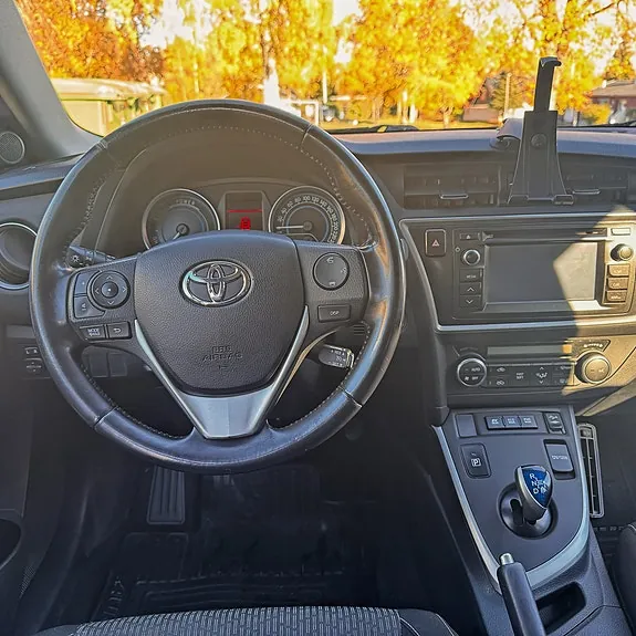 Toyota Auris 2015 photo 5