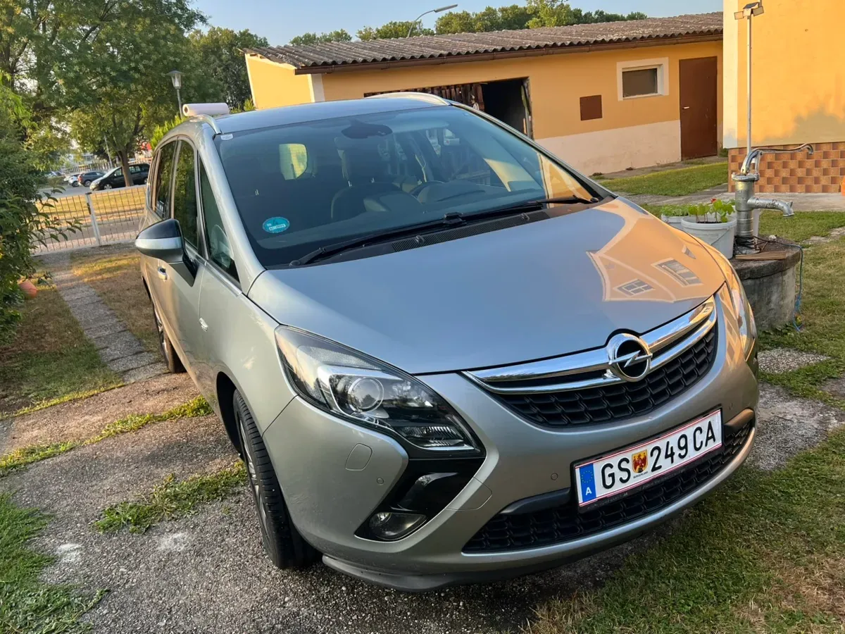 Opel Zafira Tourer 2015 photo 3