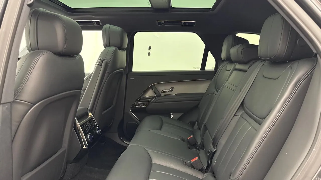 Land Rover Range Rover Sport 2025 photo 4