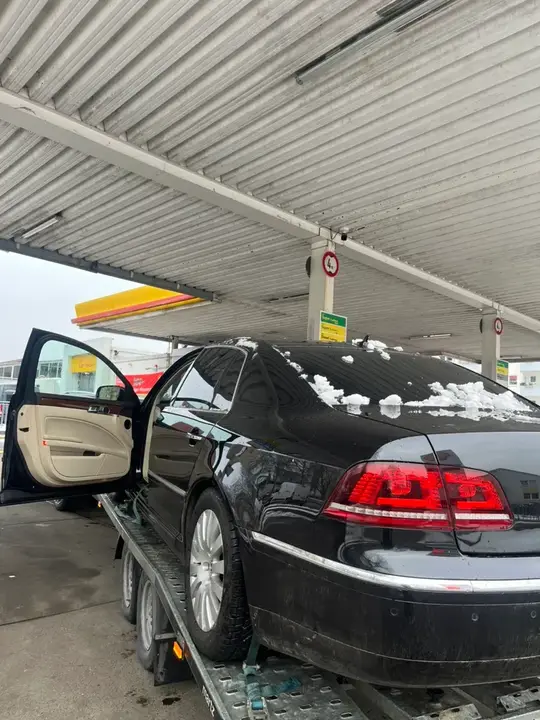 Volkswagen Phaeton 2013 photo 2