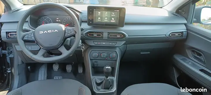 Dacia Sandero 2023 photo 3