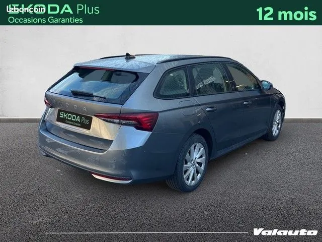 Skoda Octavia 2025 photo 2