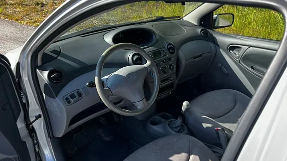 Toyota Yaris 1999 photo 5