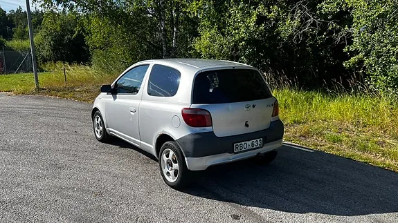 Toyota Yaris 1999 photo 4