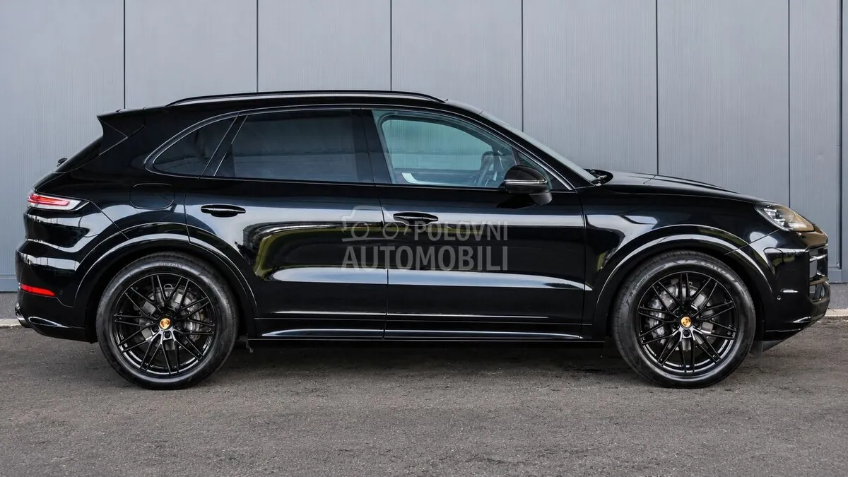 Porsche Cayenne 2023 photo 3