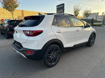 Kia Stonic 2021 photo 2