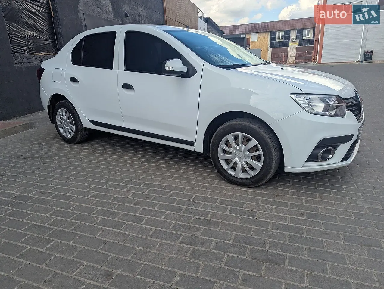 Renault Logan 2018 photo 3