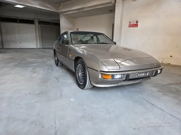 Porsche 924 1981 photo 4