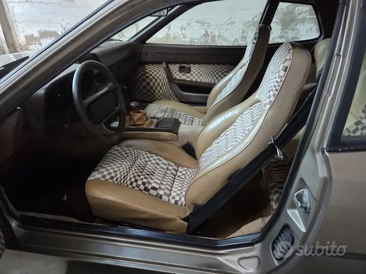 Porsche 924 1981 photo 2