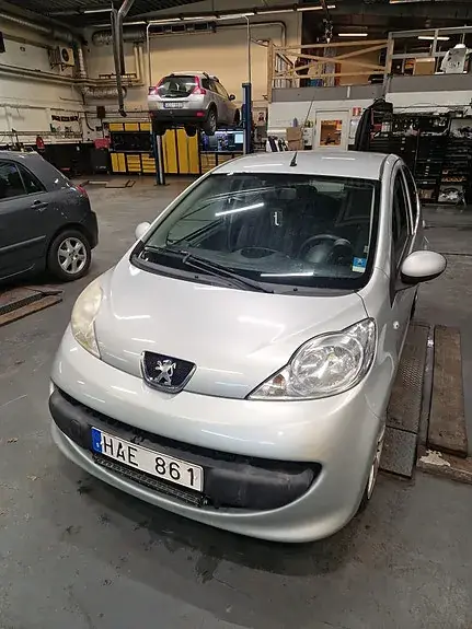 Peugeot 107 2008 photo 4