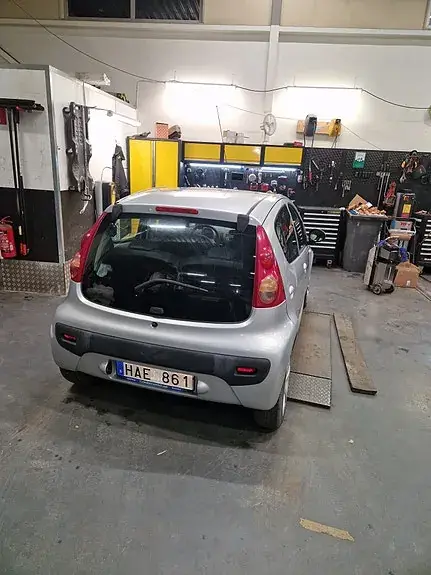 Peugeot 107 2008 photo 2