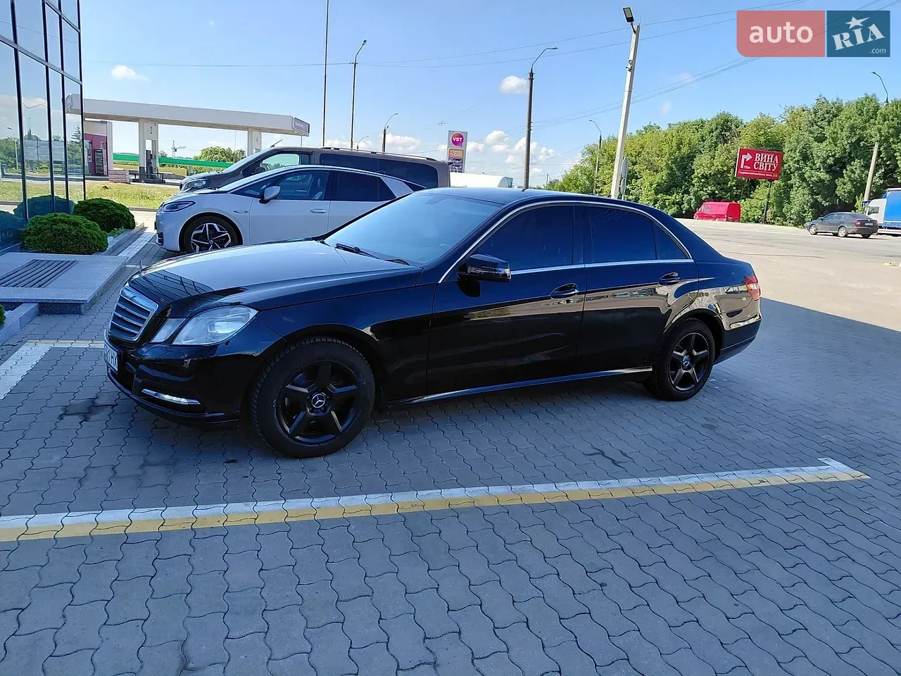 Mercedes-Benz E-Class 2012 photo 4