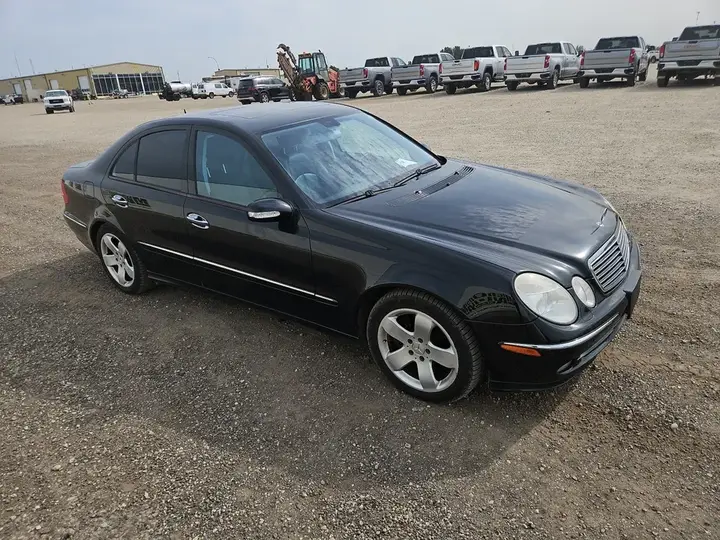 Mercedes-Benz E-Class 2006 photo 2