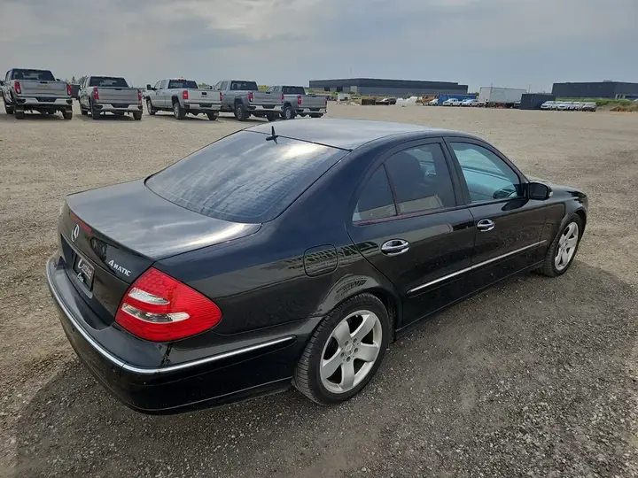 Mercedes-Benz E-Class 2006 photo 4