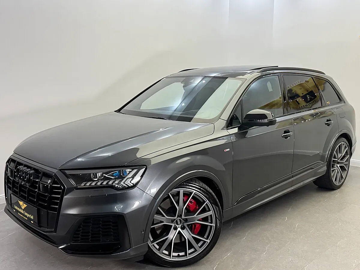 Audi Q7 2021 photo 2