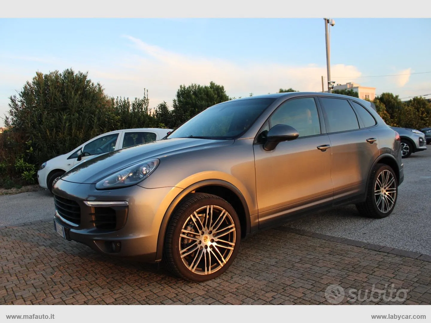 Porsche Cayenne 2016 photo 2