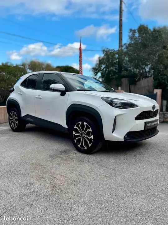 Toyota Yaris Cross 2022 photo 2