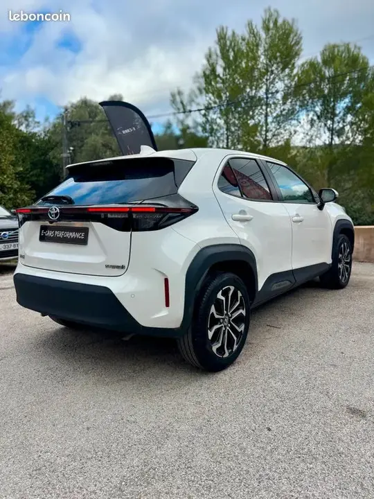 Toyota Yaris Cross 2022 photo 3