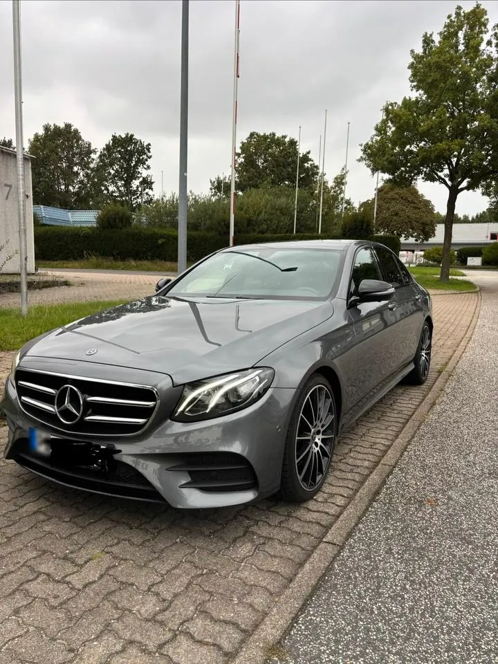 Mercedes-Benz E200