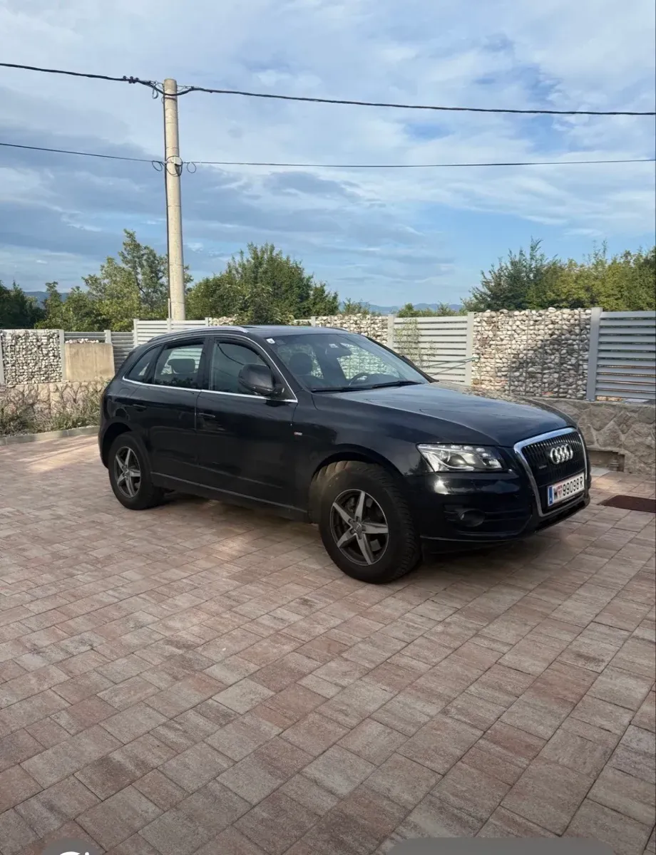 Audi Q5 2010 photo 2