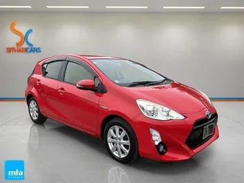 Toyota Aqua 2015 photo 2