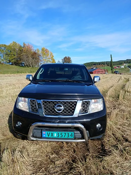 Nissan Navara 2011 photo 2