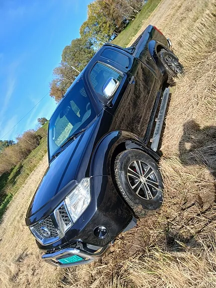 Nissan Navara 2011 photo 3