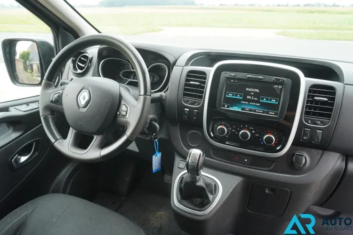 Renault Trafic 2020 photo 3