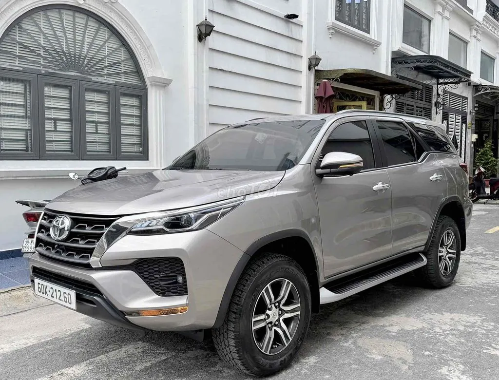 Toyota Fortuner 2022 photo 2