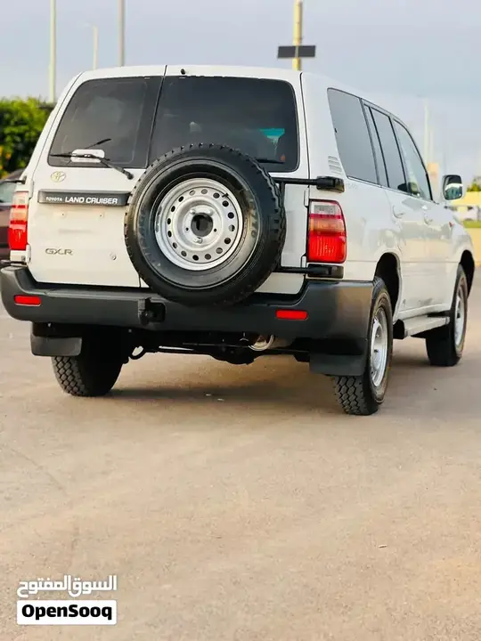 Toyota Land Cruiser 2000 photo 4